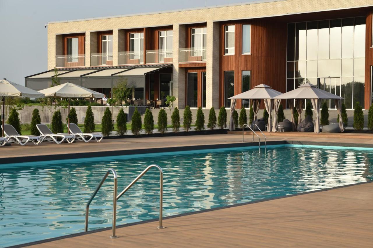 Shambala Wellness Club Hotel Rozhny Kültér fotó