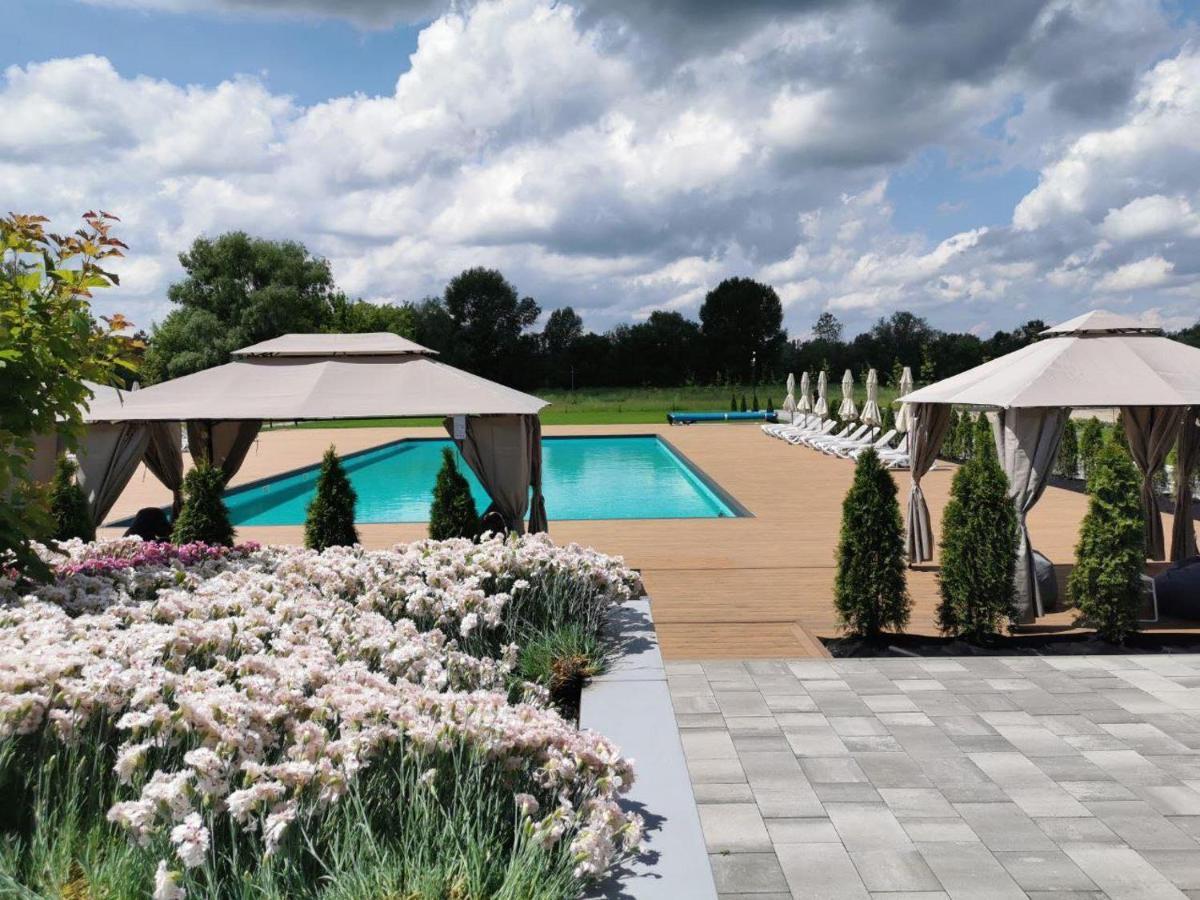 Shambala Wellness Club Hotel Rozhny Kültér fotó