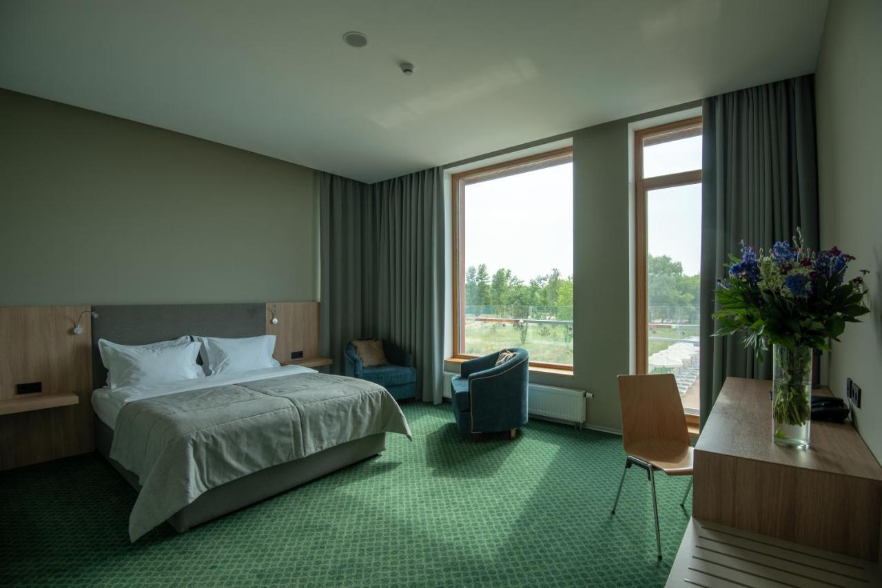 Shambala Wellness Club Hotel Rozhny Kültér fotó